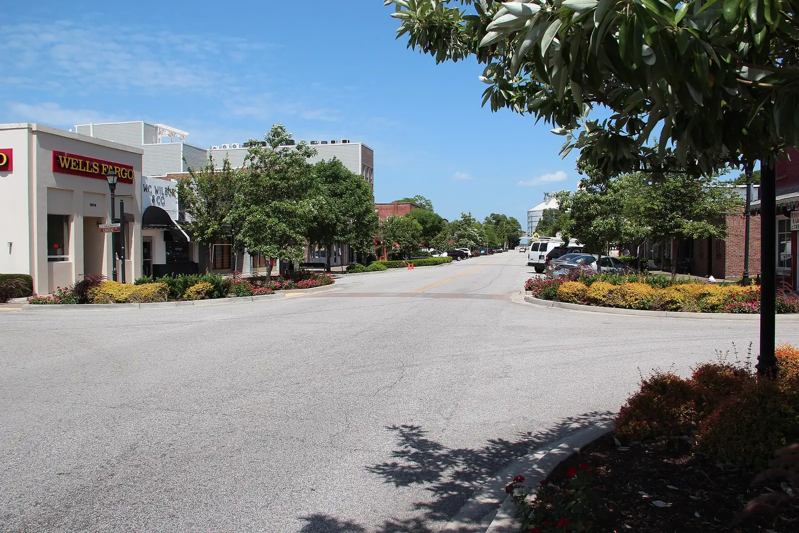 Shops and offices along Montague Avenue in North Charleston.
