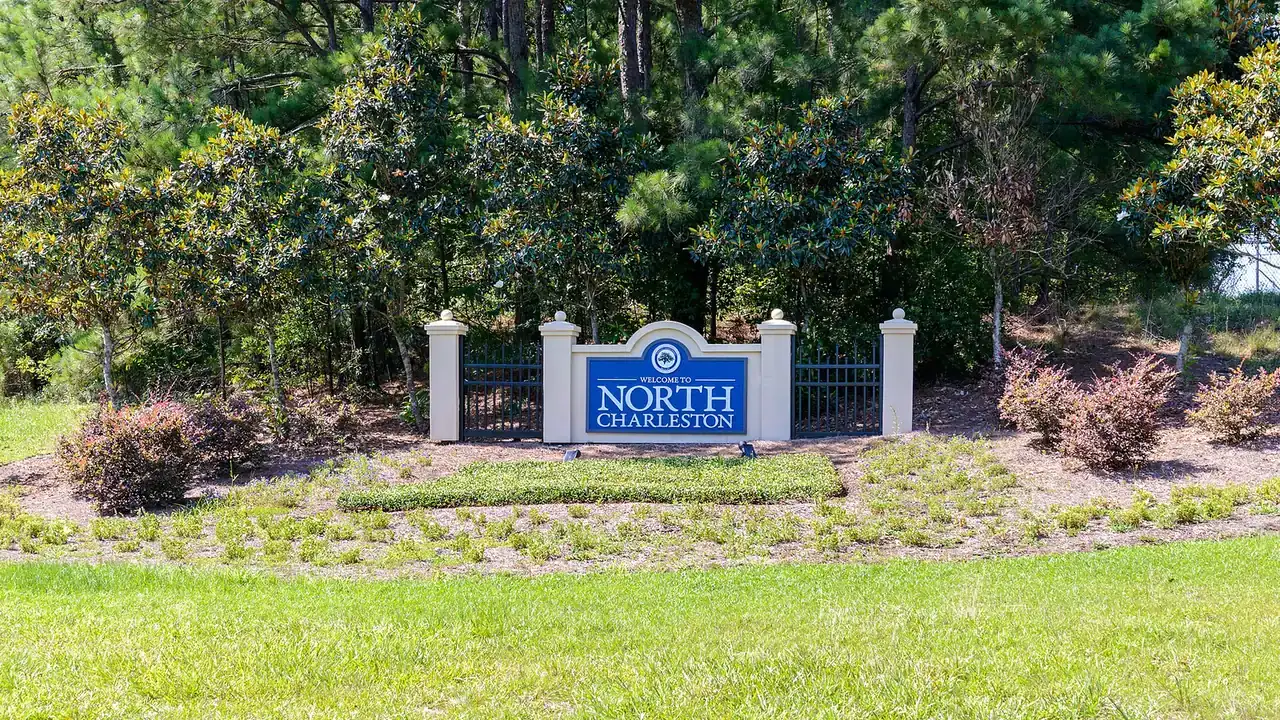 The "Welcome to North Charleston" sign beside eastbound Interstate 26 at the Charleston County line.