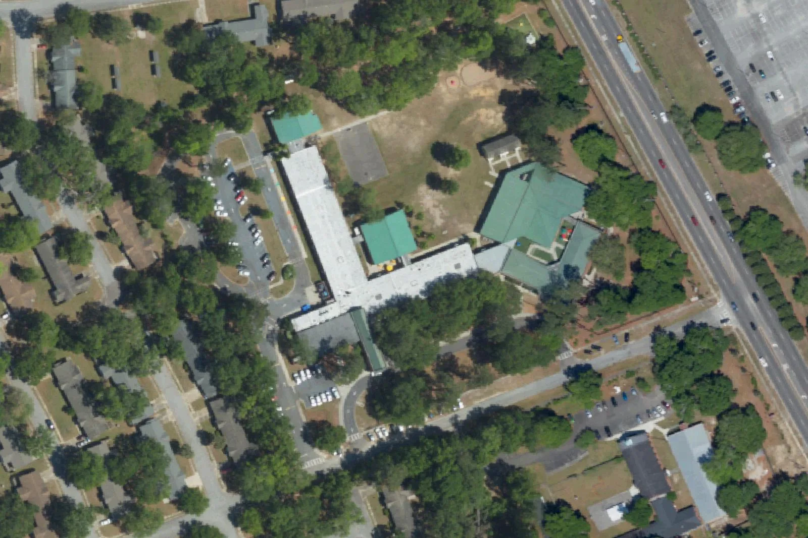 Hunley Park Elementary's campus on Michigan Avenue in North Charleston, seen from the air